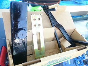 ドア修理 建具修理 奈良市 のドアクローザー部品