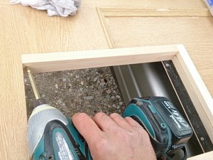 ドア修理 建具修理 奈良市 でキャットドア製作